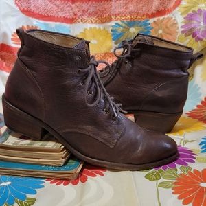Frye Lace Up Ankle Boots | Leather Booties